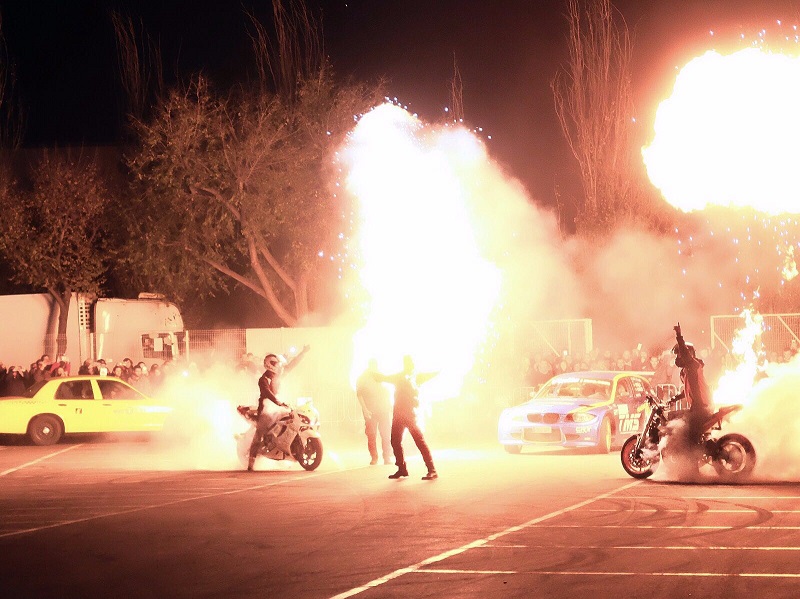 TMS Tyreaction motor show en ace cafe barcelona espectaculo motor explosion efectos especiales stunt bonzo